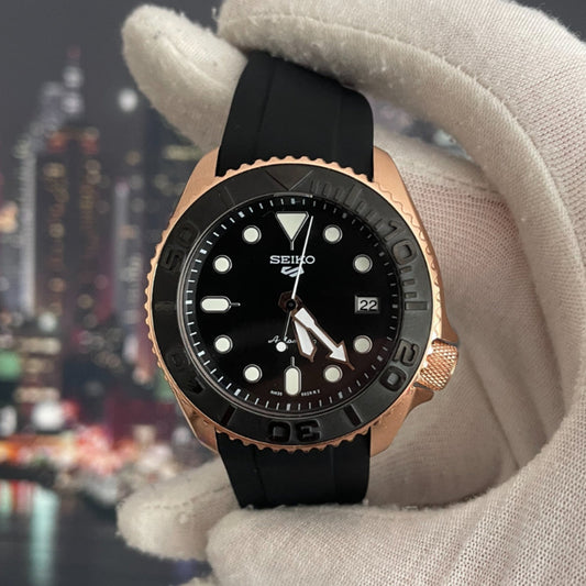 Seiko SKX Rose & Black