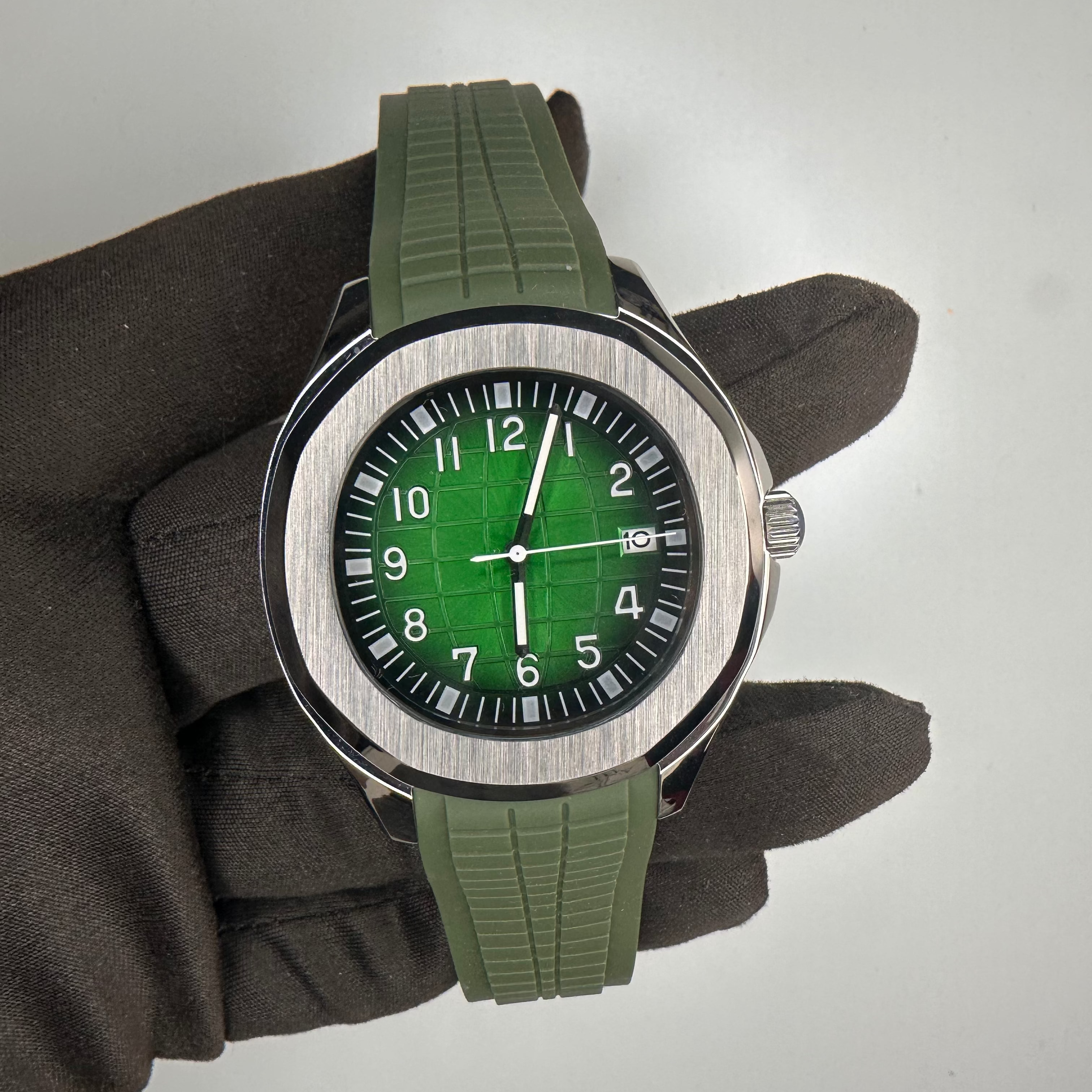 Aquanaut | Sunburst Green Mod Watch
