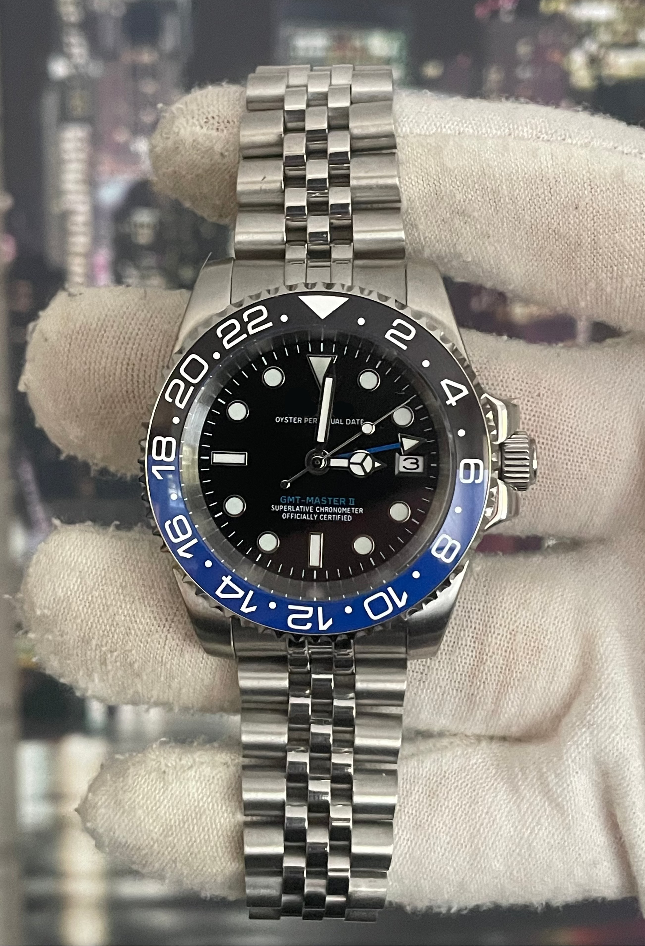GMT | "Batman" & "Batgirl" Mod Watch