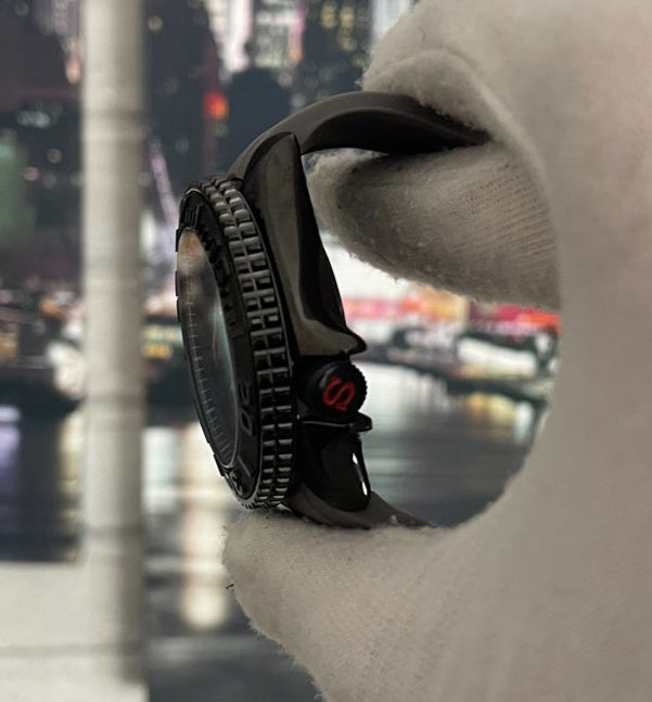 Seiko SKX Black Orange Hand